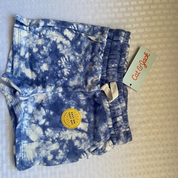 3 Pieces of Cat & Jack 2T 1 Short & 2 Tops Bundle - Picture 10 of 12